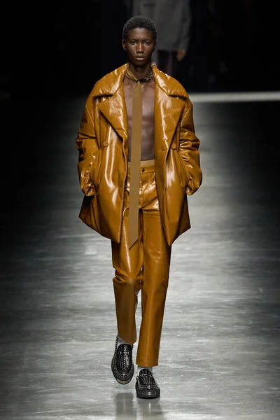 Look 21